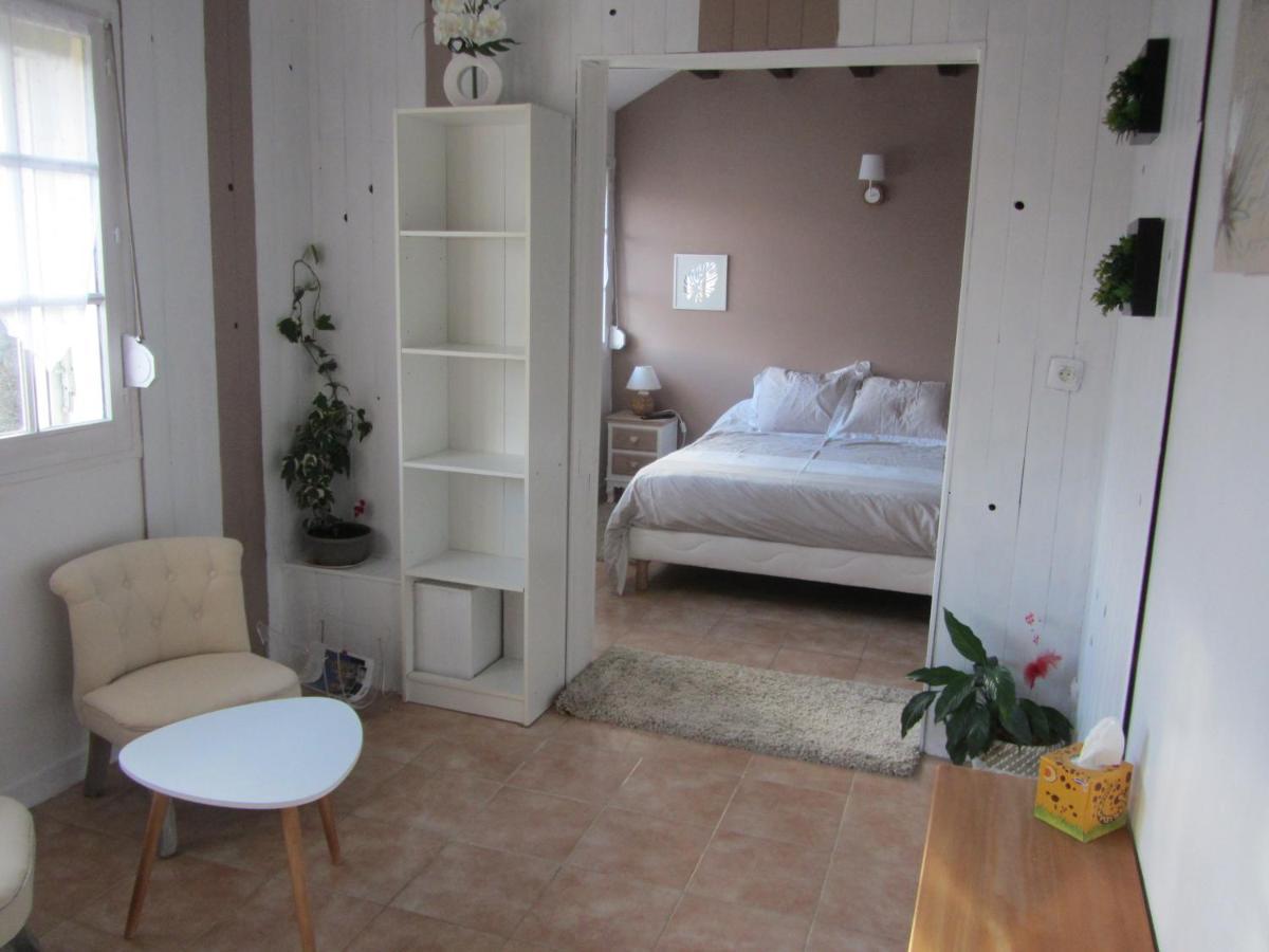 Chambres D'Hotes Des Bruyeres Collemiers Экстерьер фото